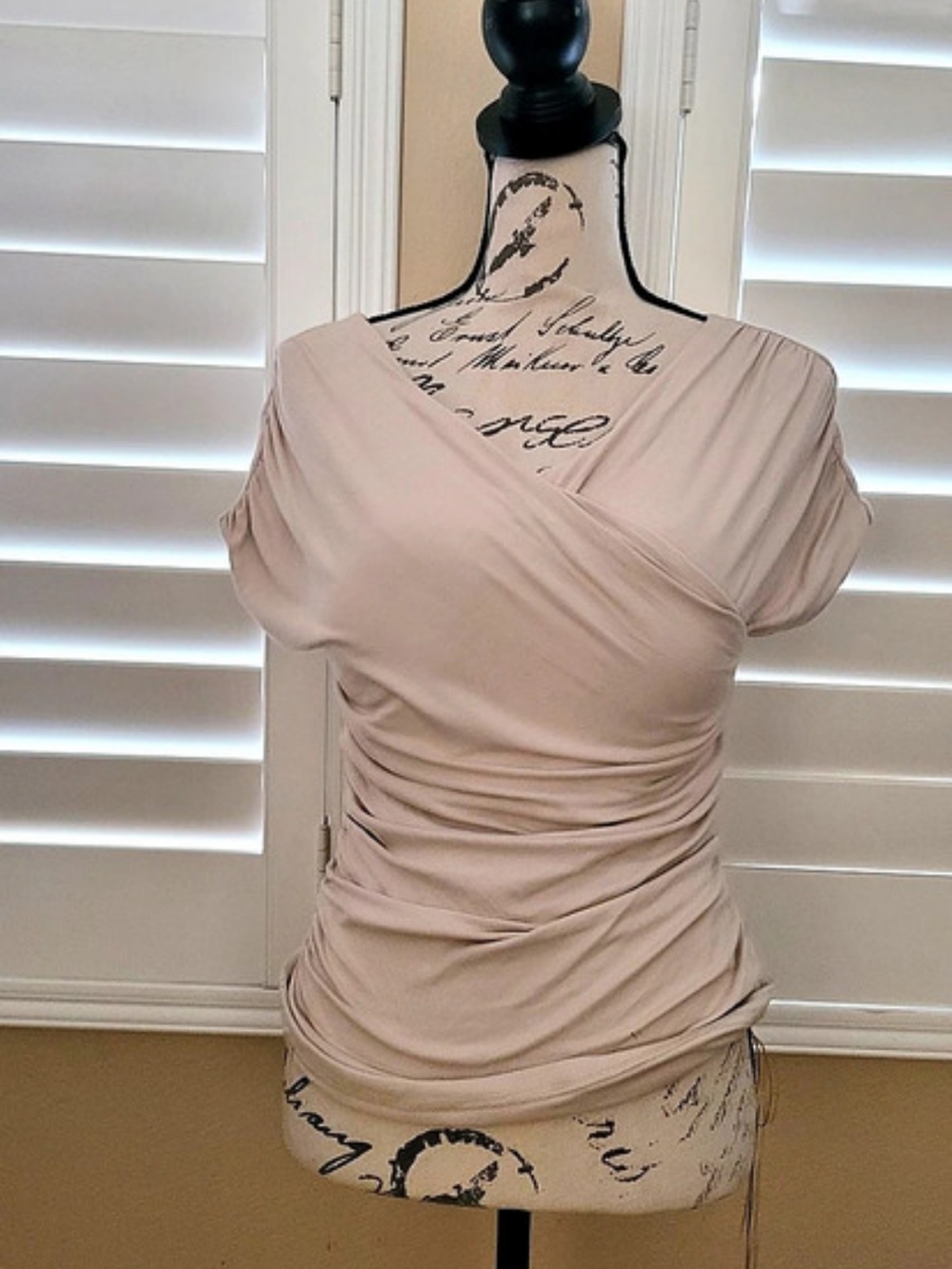 OGL Ruched Short Sleeve Top in Fog Size Medium Like New